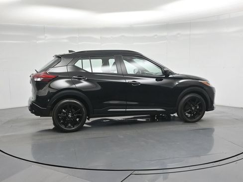 Used 2023 Nissan Kicks SR w/ SR Premium Package FWD image 24