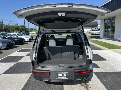 Used 2025 Hyundai Santa Fe SEL FWD image 5
