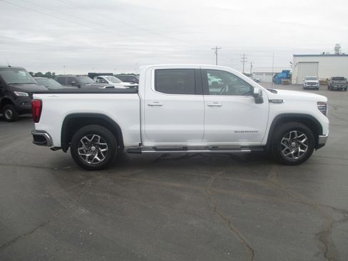 Used 2023 GMC Sierra 1500 SLT w/ SLT Premium Package AWD/4WD image 5