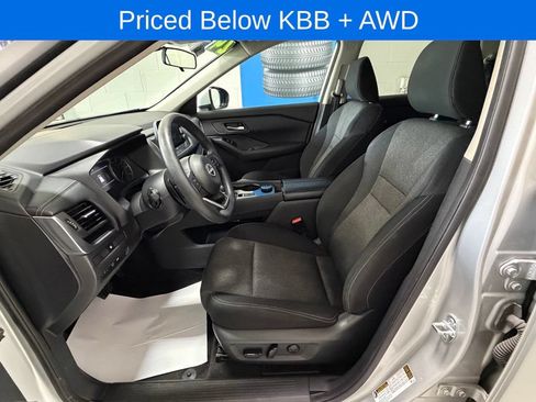 Used 2024 Nissan Rogue SV AWD/4WD image 8