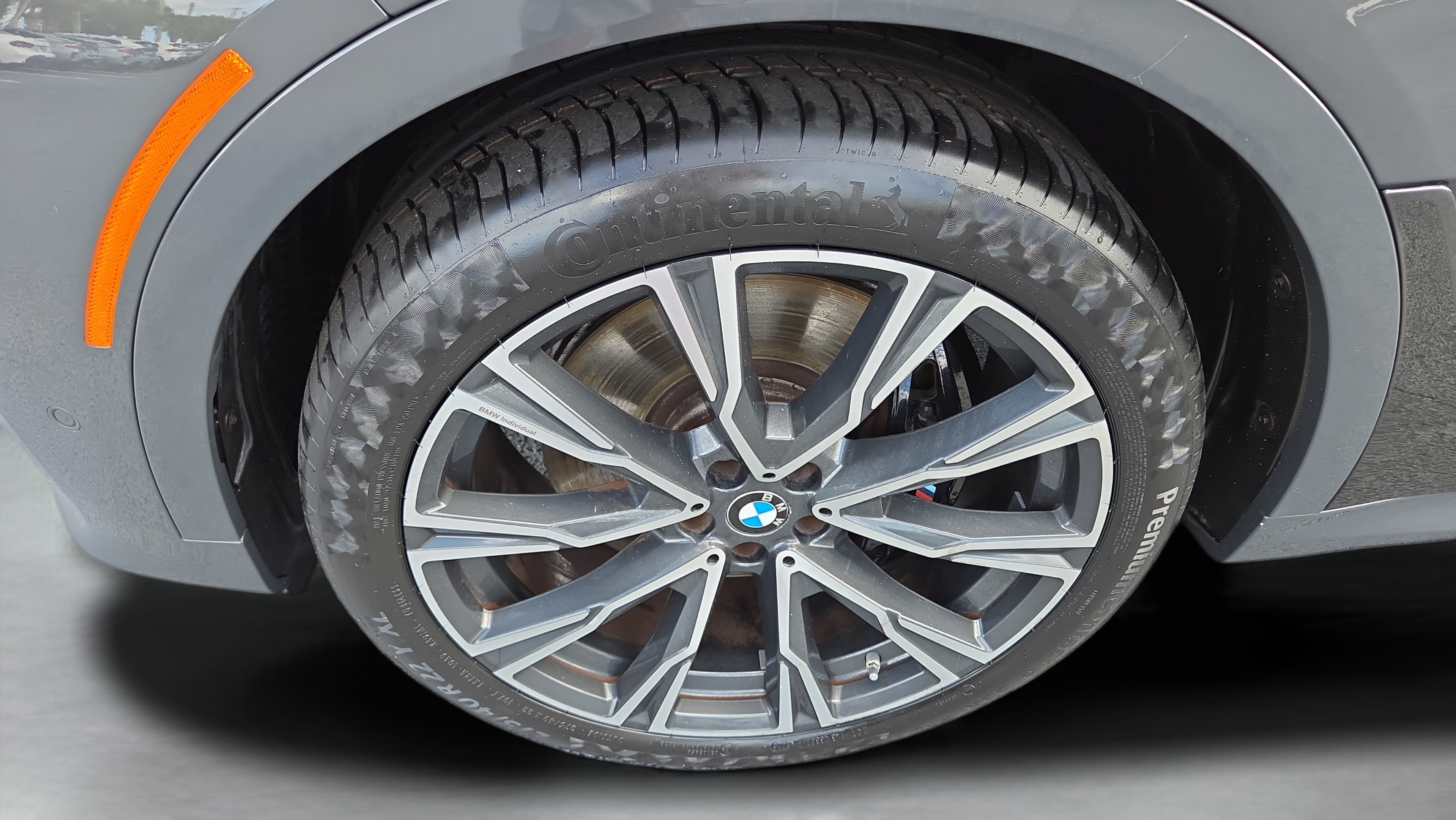 Used 2021 BMW X7 xDrive40i w/ M Sport Package AWD/4WD image 39