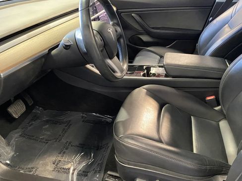 Used 2019 Tesla Model 3 Standard Range Plus image 11