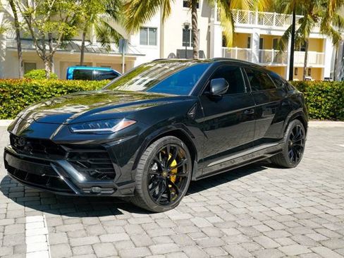 Used 2022 Lamborghini Urus image 10