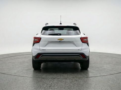 Used 2025 Chevrolet Trax LT w/ LT Convenience Package FWD image 7