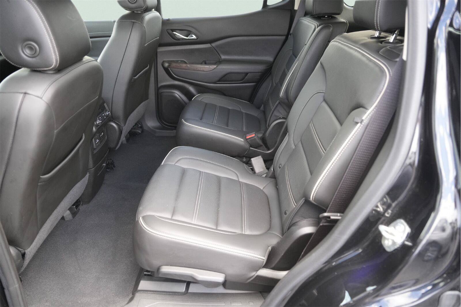 Used 2023 GMC Acadia Denali w/ Denali Ultimate Package FWD image 13