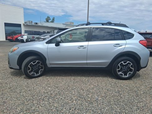 Used 2017 Subaru Crosstrek 2.0i Premium AWD/4WD image 2