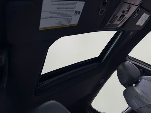 Used 2022 Toyota Sienna XSE image 7