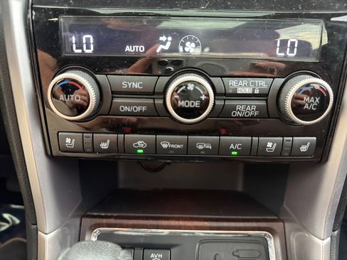 Used 2022 Subaru Ascent Touring w/ Popular Package #2A image 21