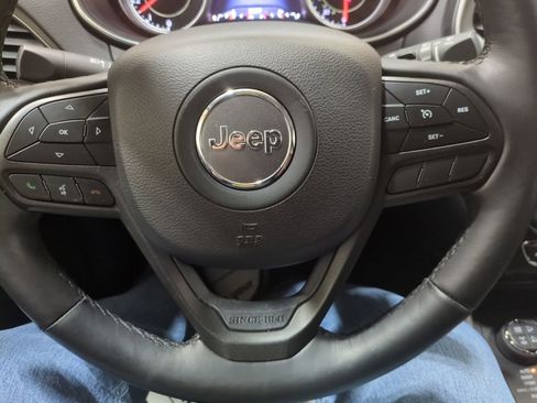 Used 2019 Jeep Cherokee Trailhawk AWD/4WD image 20