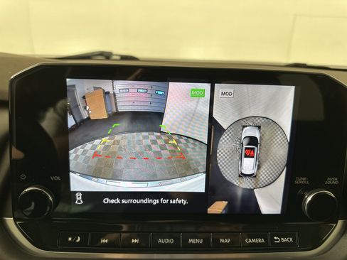 Used 2021 Nissan Rogue SL w/ Premium Package image 15