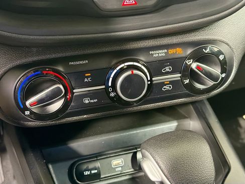 Used 2024 Kia Soul LX FWD image 16