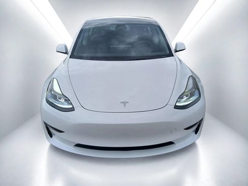 Used 2023 Tesla Model 3 Standard Range RWD image 3