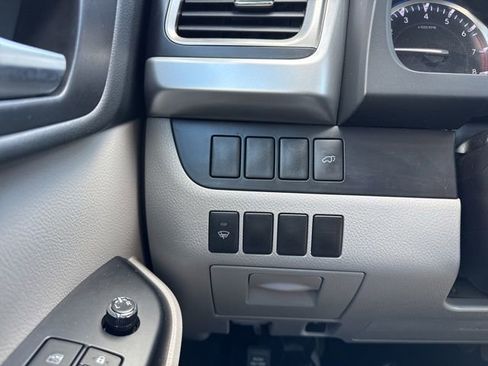 Used 2015 Toyota Highlander XLE image 22