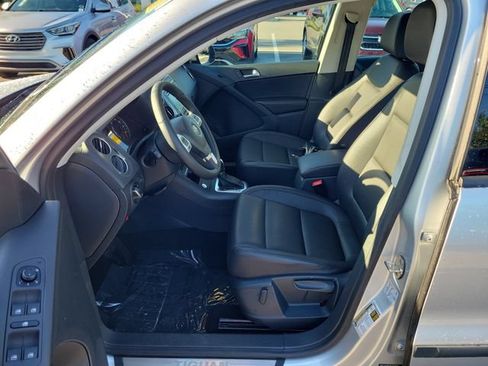 Used 2017 Volkswagen Tiguan S FWD image 16