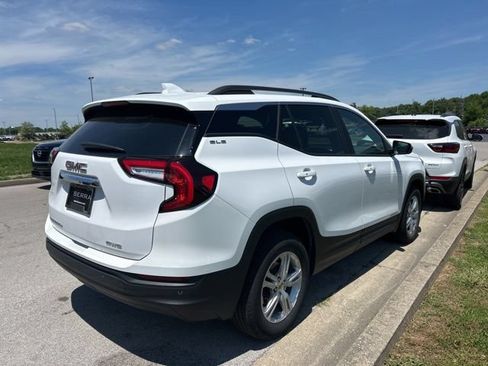 Used 2024 GMC Terrain SLE w/ Driver Convenience Package AWD/4WD image 3