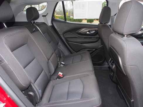 Used 2023 GMC Terrain SLE w/ Driver Convenience Package image 13