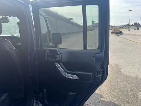 Used 2013 Jeep Wrangler Unlimited Sahara w/ Dual Top Group image 32