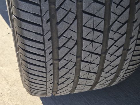 Used 2025 Acura TLX w/ Technology Package image 9