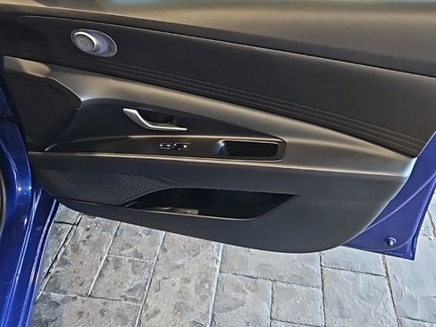 Used 2023 Hyundai Elantra SEL image 11