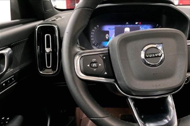Certified 2023 Volvo XC40 B5 Plus w/ Climate Package AWD/4WD image 21