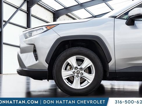Used 2021 Toyota RAV4 XLE FWD image 28