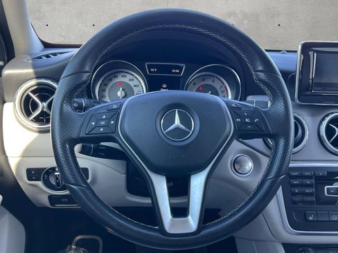 Used 2015 Mercedes-Benz GLA 250 image 21
