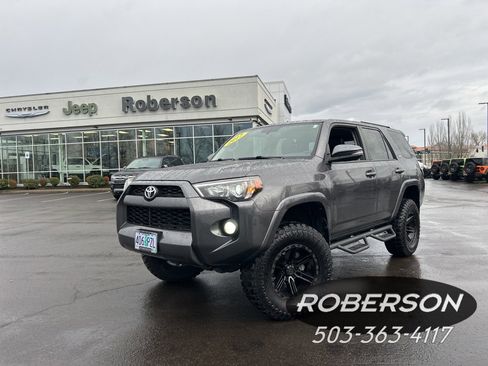Used 2017 Toyota 4Runner SR5 image 1