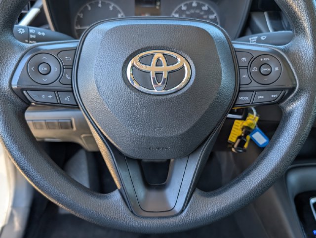 Used 2025 Toyota Corolla LE FWD image 6