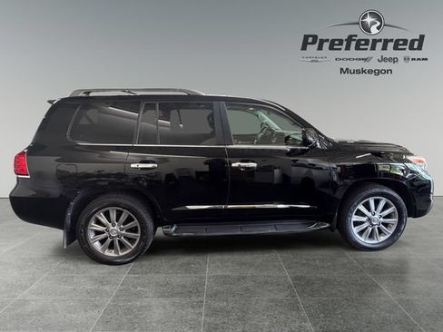 Used 2011 Lexus LX 570 4WD w/ Luxury Pkg image 8