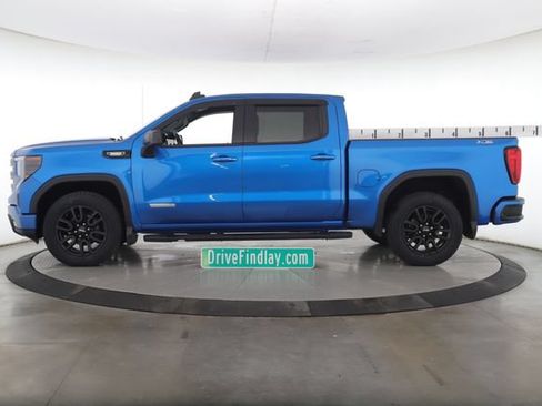 Used 2023 GMC Sierra 1500 Elevation w/ LPO, Elevation Black Package AWD/4WD image 9