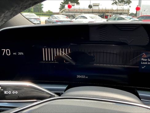 Used 2024 Cadillac Lyriq Tech RWD image 13