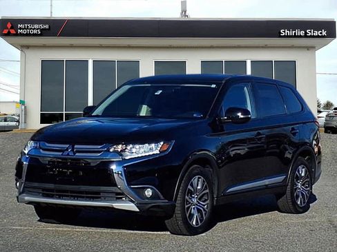 Used 2017 Mitsubishi Outlander SE image 1