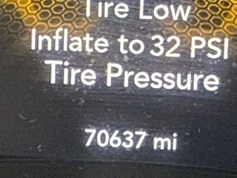 Used 2016 Dodge Charger SRT w/ Technology Group image 10