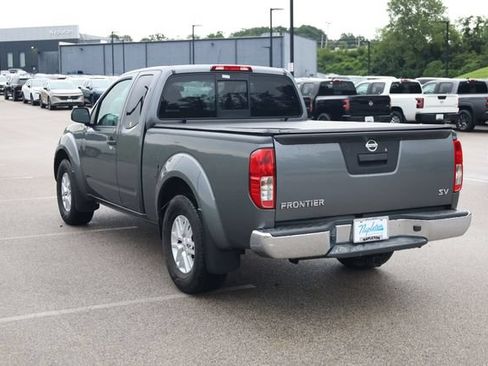 Used 2017 Nissan Frontier SV RWD image 5