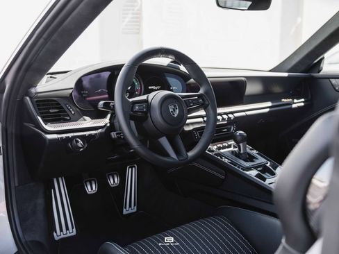 Used 2024 Porsche 911 GT3 RS RWD image 36