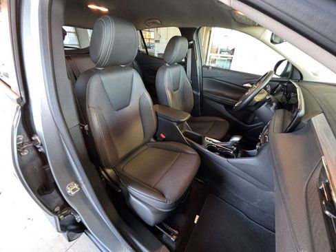 Used 2025 Buick Encore GX Preferred image 40