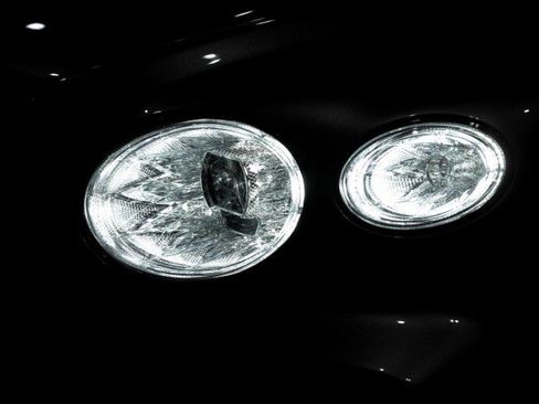 Used 2023 Bentley Bentayga Plug-In Hybrid image 8