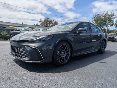 Used 2025 Toyota Camry XSE image 8