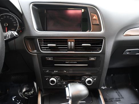 Used 2017 Audi Q5 2.0T Premium Plus w/ Technology Package AWD/4WD image 25