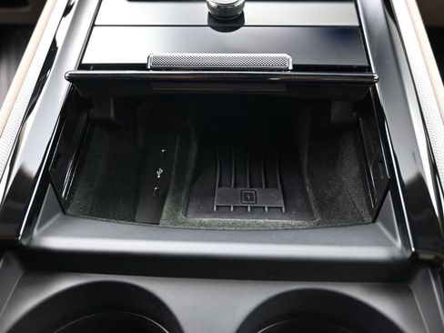 Used 2025 Porsche Panamera image 24