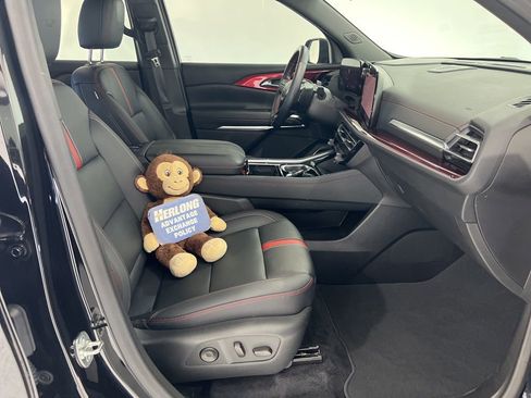 Used 2024 Chevrolet Traverse RS image 25