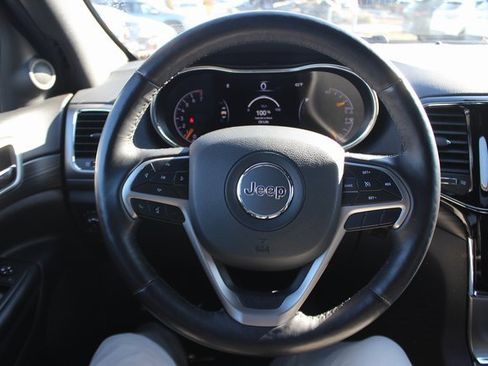 Used 2022 Jeep Grand Cherokee Laredo X image 14