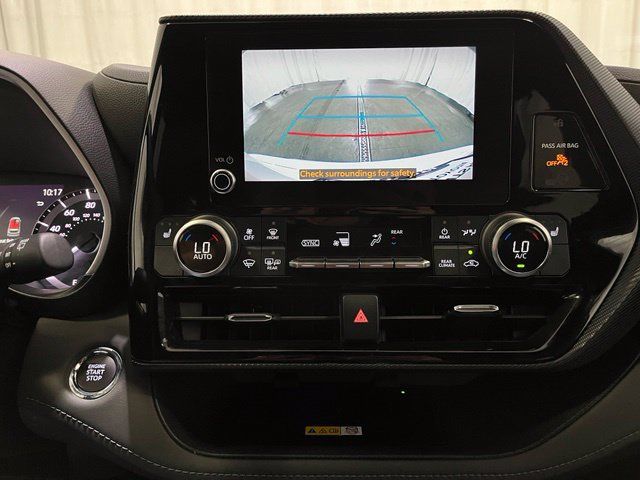 Used 2023 Toyota Highlander XSE AWD/4WD image 22