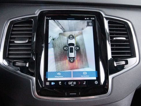 Certified 2025 Volvo XC90 B5 Plus w/ Protection Package Premier AWD/4WD image 27