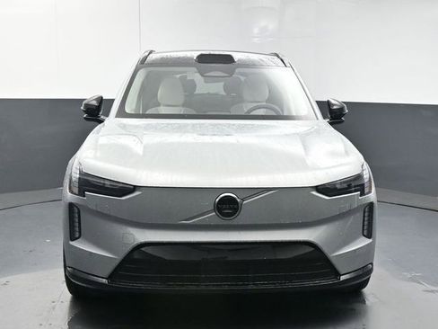 Used 2025 Volvo EX90 Ultra image 3