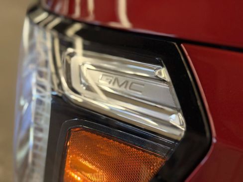 Used 2023 GMC Terrain SLE w/ Driver Convenience Package FWD image 79