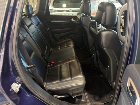 Used 2017 Jeep Grand Cherokee Limited image 12