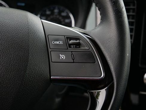 Used 2020 Mitsubishi Outlander SE AWD/4WD image 19