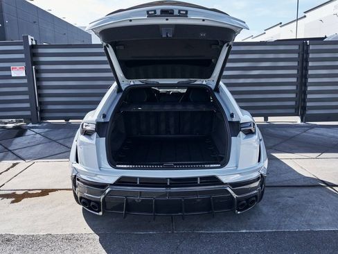 Used 2024 Lamborghini Urus Performante AWD/4WD image 26
