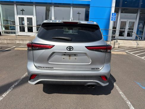 Used 2021 Toyota Highlander XSE AWD/4WD image 5